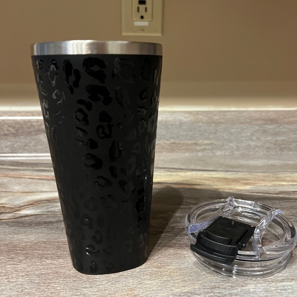 Brumate 20 oz tumbler